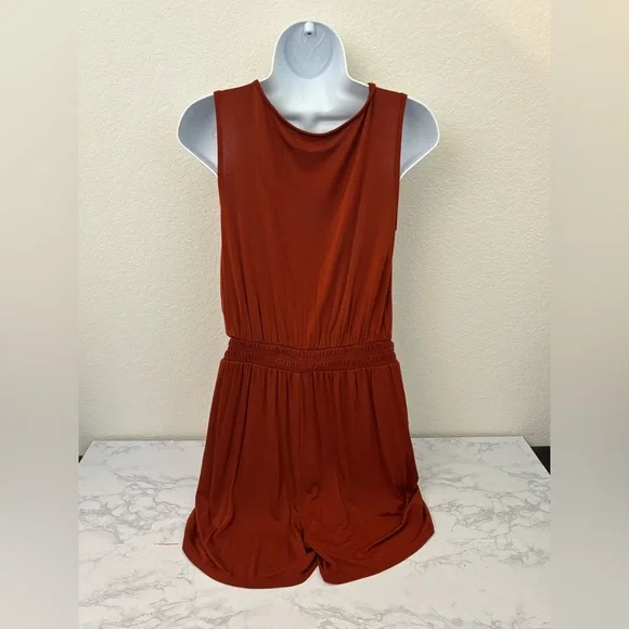 24/7 Maurices Stretch Short Sleeve front Romper Sz S Burgundy Elastic Waist - Picture 3 of 8